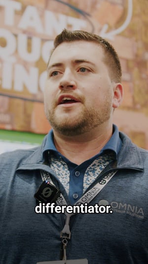 Testimonial_omnia_poster